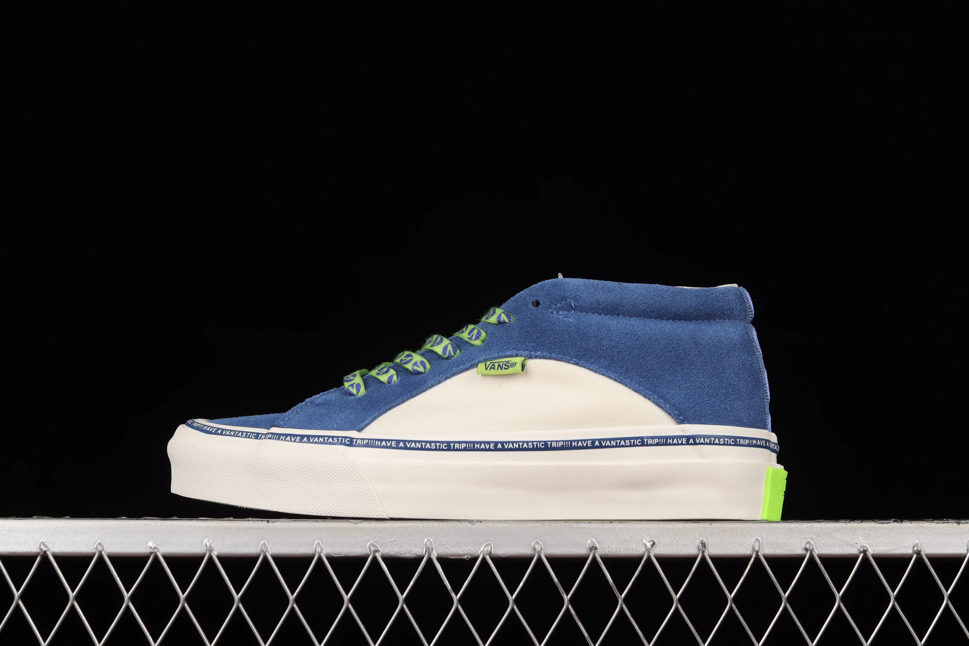 All categories Vans Vans series Vans Mid Vans China Vans Th Snake Trail Lx joint model China casual sneakers VN0A4UWR26N